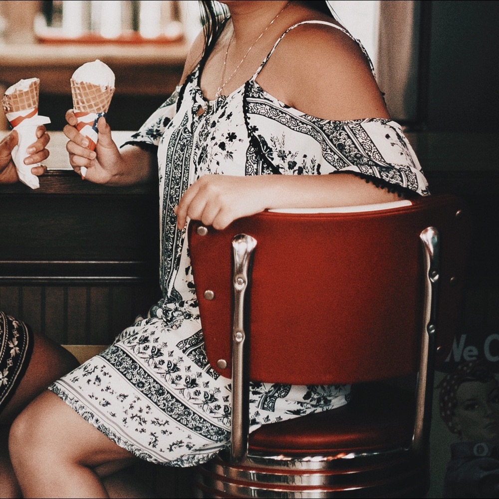 Patterned Off-Shoulder Dress - Picture 2 of 5